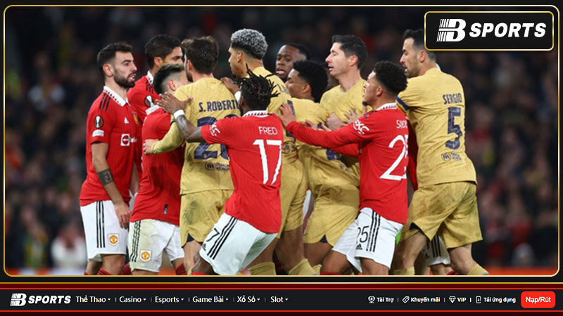 Nhưng người hâm mộ Man United vẫn ủng hộ thủ quân người Bồ này