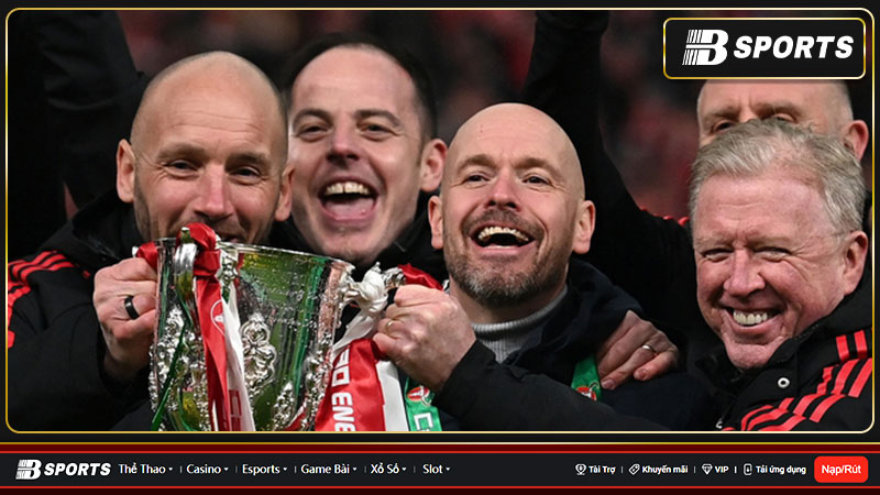 Roy Keane nói HLV Ten Hag nên từ chức