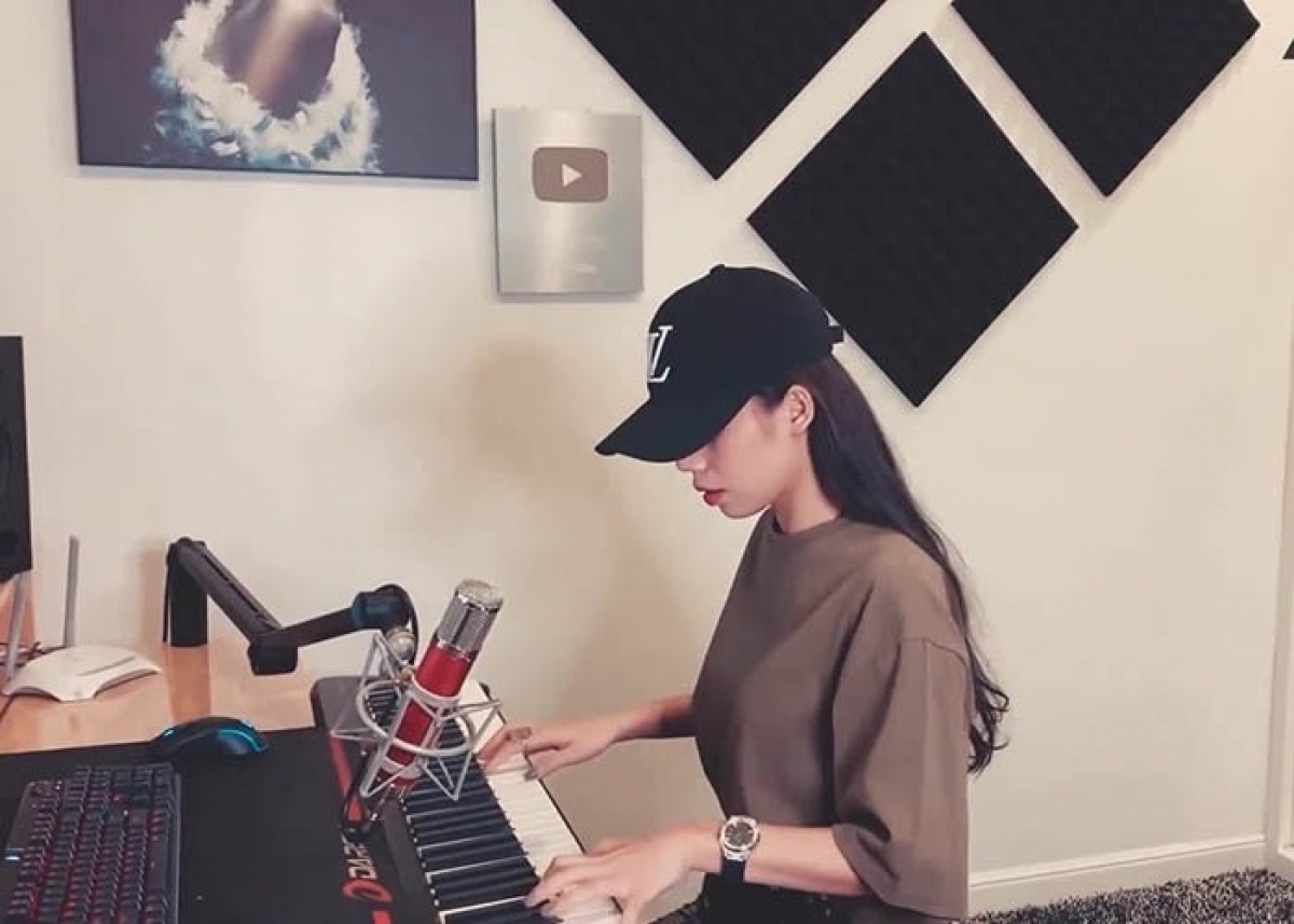Góc cover quen thuộc của cô nàng 