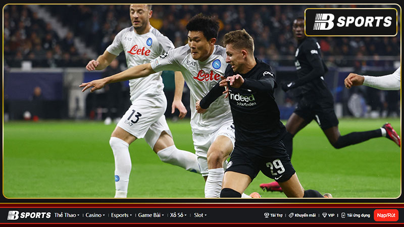 Napoli thắng Frankfurt 2-0 vòng 1/8 Cúp C1