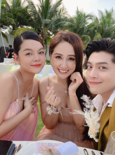 cặp đôi và Phạm Quỳnh Anh