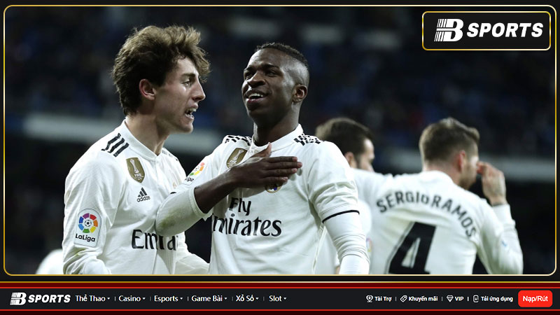 Vinicius Jr bắt chước Ronaldo