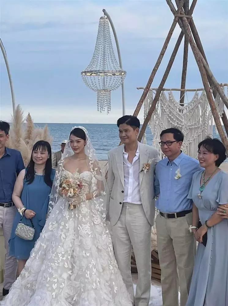 Cô dâu chú rể trong lễ cưới