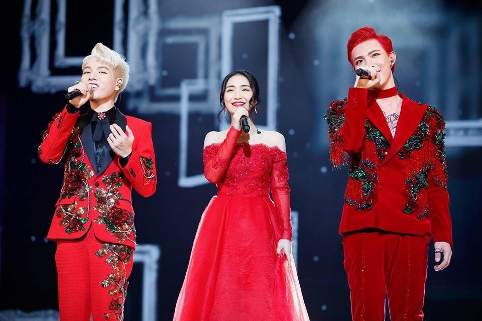 Đức Phúc cùng Hòa Minzy, Erik biểu diễn tại lễ trao giải lớn nhất Châu Á - MAMA