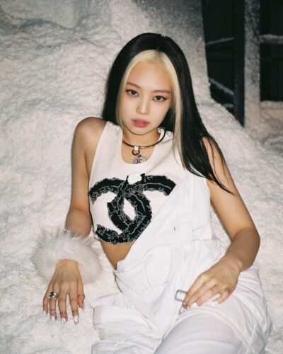 Cô nàng được mệnh danh là "Chanel sống"