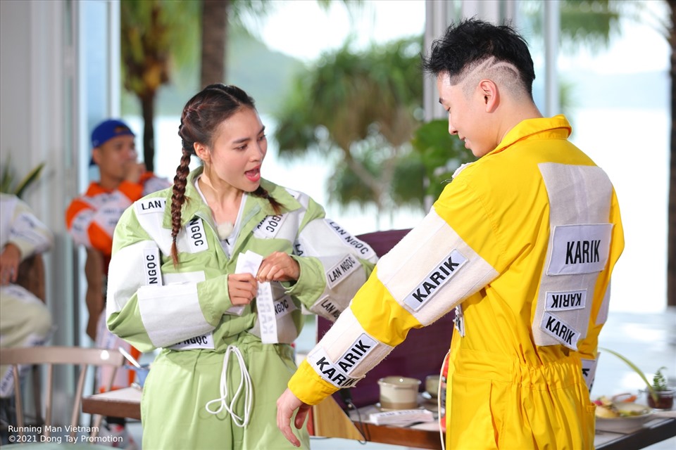 2 người ăn í ở mọi gameshow