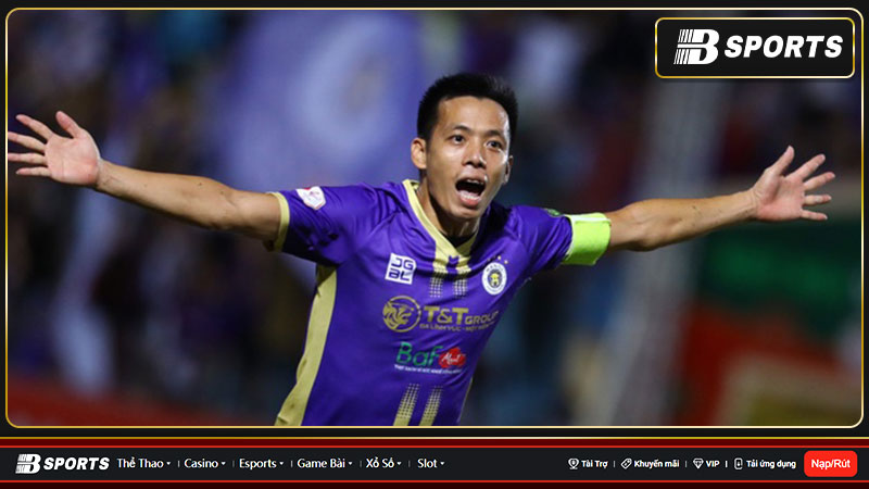 Văn Quyết giúp Hà Nội FC có được 4 điểm quý giá