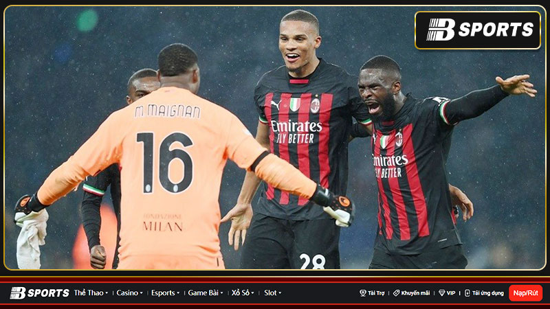 AC Milan vào tứ kết C1 sau 11 năm chờ đợi