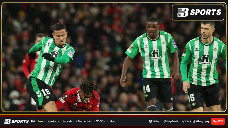 Antony lập siêu phẩm trong trận thắng Betis