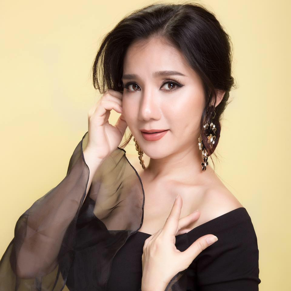 Ngoại hình sang trọng cả nữ MC hiện tại