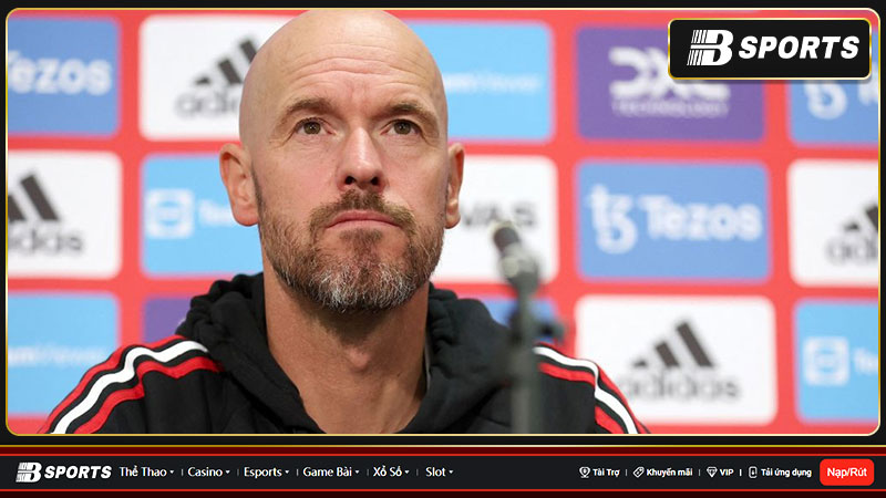Erik ten Hag bị phạt nặng sau những phát ngôn về trọng tài và VAR