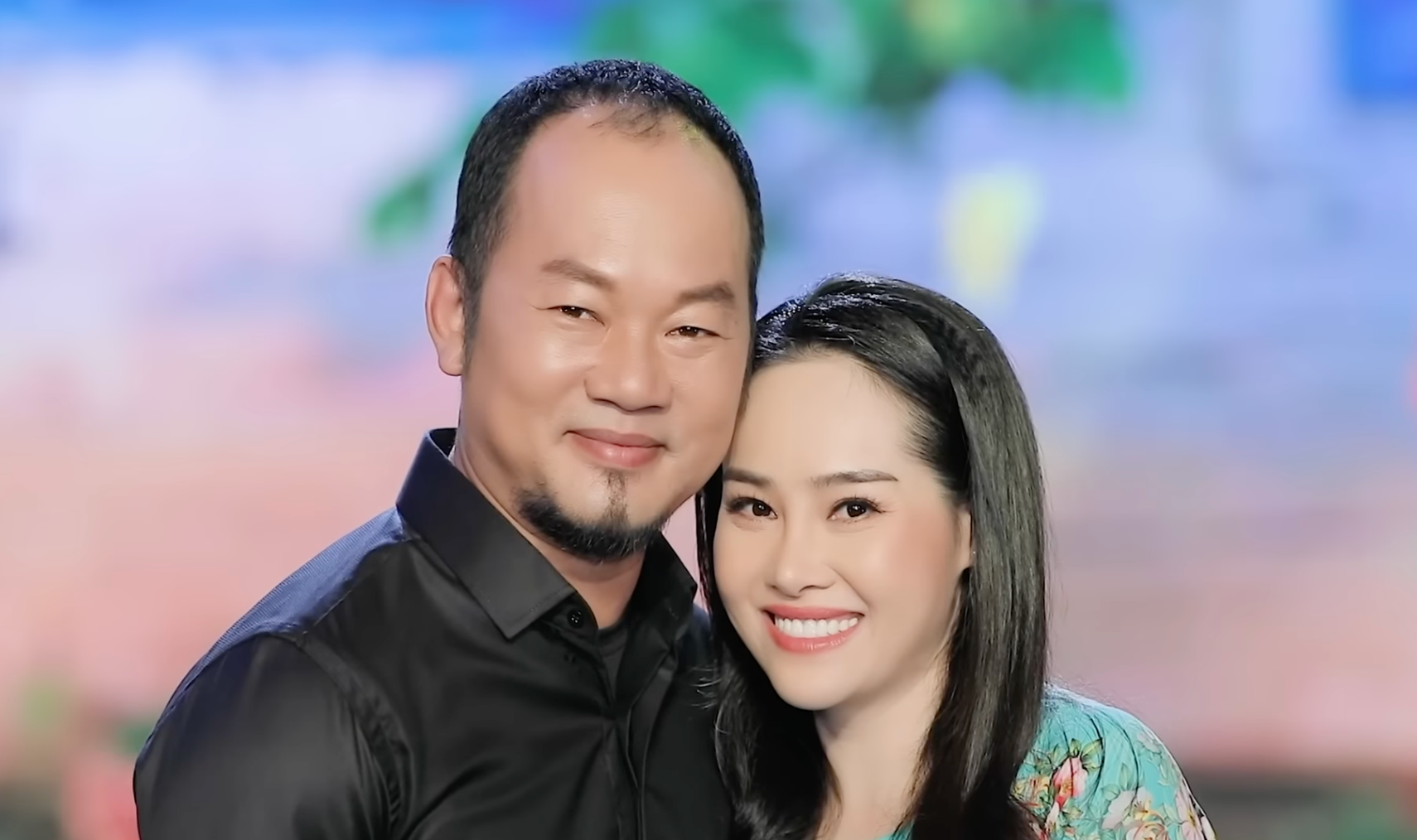 Long đẹp trai bên cạnh vợ cũ là nữ diễn viên Phi Nga