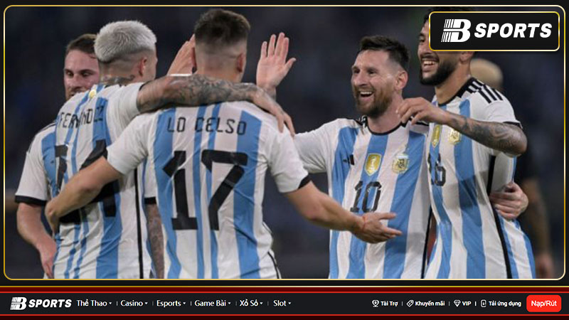 Messi lập hat-trick