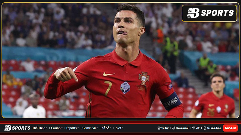 Ronaldo vẫn thi đấu cho Bồ Đào Nha, tân HLV Roberto Martinez đảm bảo tương lai của CR7 