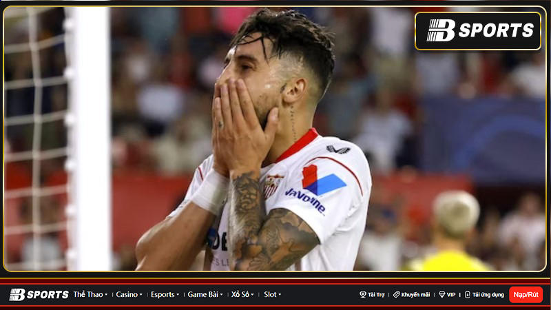 Alex Telles thường xuyên được ra sân trong mùa giải 2022-23, ra sân 26 lần trên mọi đấu trường, đóng góp 3 pha kiến ​​​​tạo trong quá trình này.