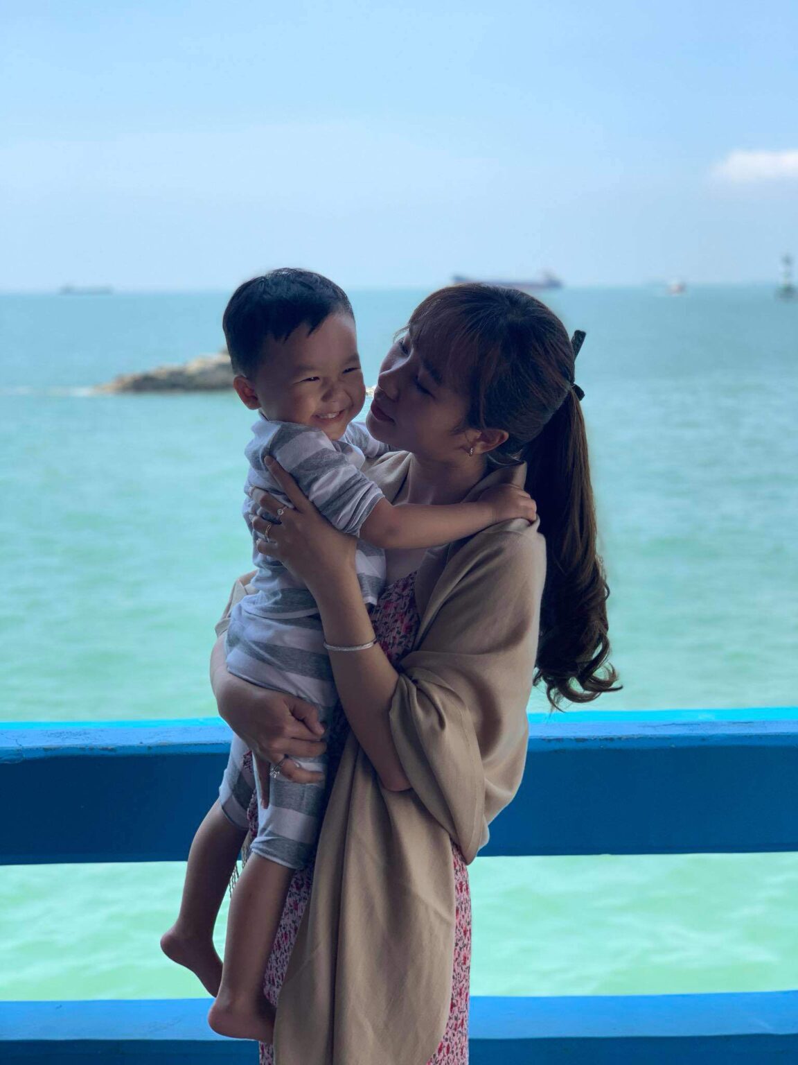Ball và mẹ Trân trong chuyến đi du lịch