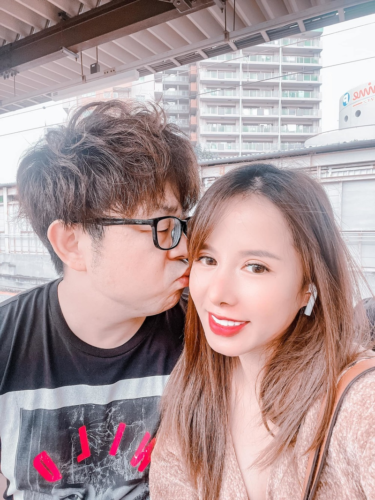 Sau một thời gian làm Youtuber, kênh Youtube của hai vợ chồng nhà Nhân đã thu về lượt đăng kí và theo dõi "khủng"