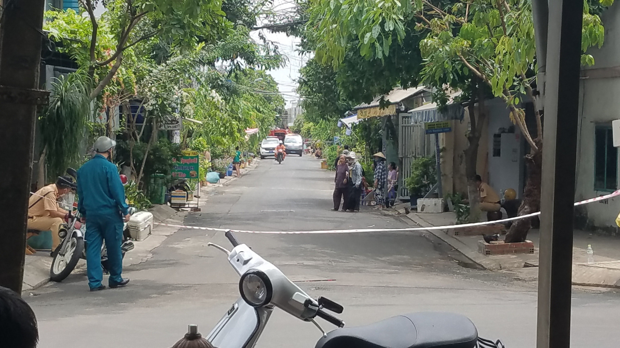 Người dân xung quanh đã nhanh chóng phát hiện ra vụ cháy kinh hoàng Người dân xung quanh đã nhanh chóng phát hiện ra vụ cháy kinh hoàng