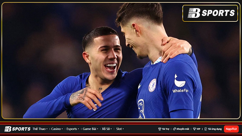 Hành động đẹp của Enzo Fernandez sau trận đấu Hành động đẹp của Enzo Fernandez sau trận đấu