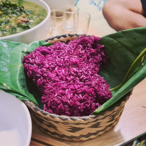 Anh đã tự mày mò, học hỏi và nghiên cứu cách để thương mại hóa những sản vật đặc sắc của bà con, giúp cho bà con có thêm nguồn thu nhập - Lý do mà Hoa Ban TV được ra đời