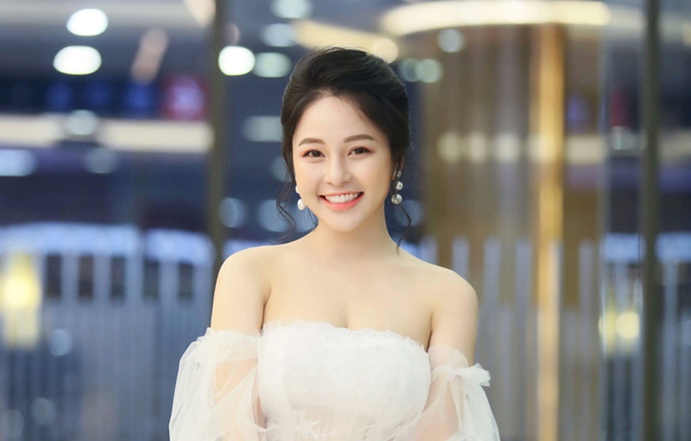 Con đường sự nghiêp của hot girl kiêm người mẫu nóng bỏng này