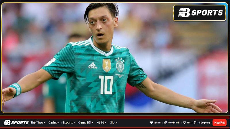 Sự nghiệp bóng đá chuyên nghiệp của Mesut Ozil