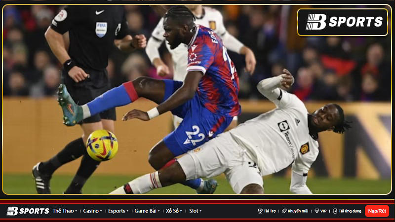 Crystal Palace được cho là vẫn chưa từ bỏ việc cố gắng ký hợp đồng với Aaron Wan-Bissaka từ Manchester United.