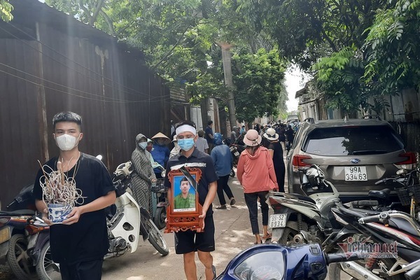 Có quá nhiều nghi vấn được đặt ra Có quá nhiều nghi vấn được đặt ra