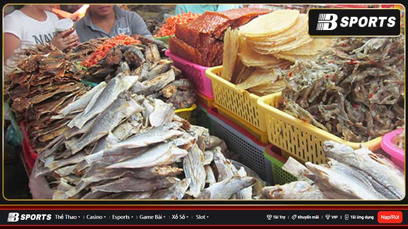 Mơ mua cá khô mang điềm báo về kỳ nghỉ lễ